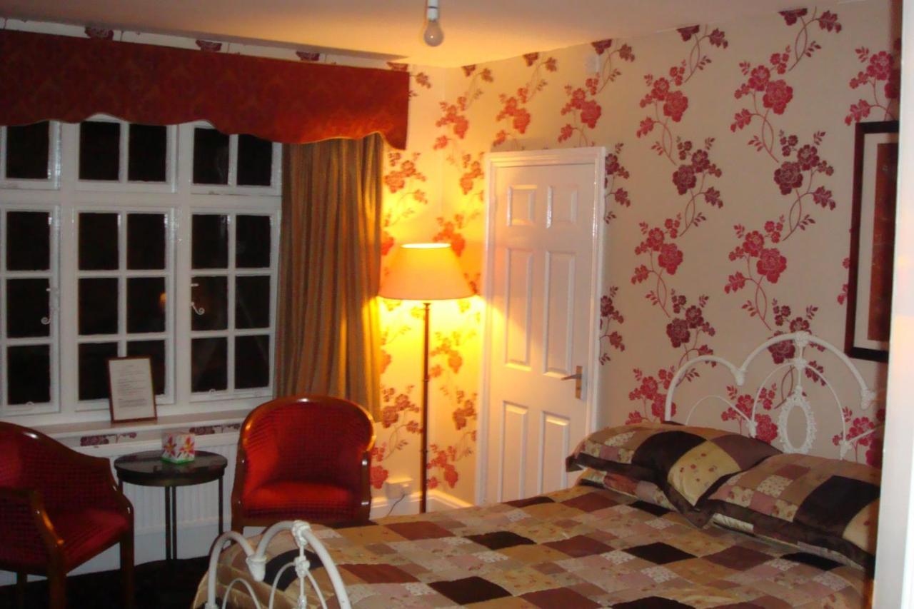 The Royal Standard Guest House Virginia Water Εξωτερικό φωτογραφία